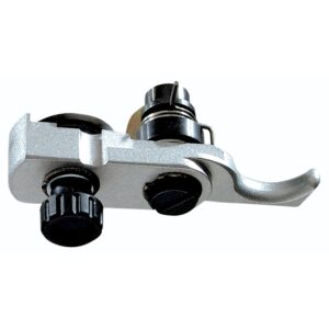 Cutting system with manual blade advance